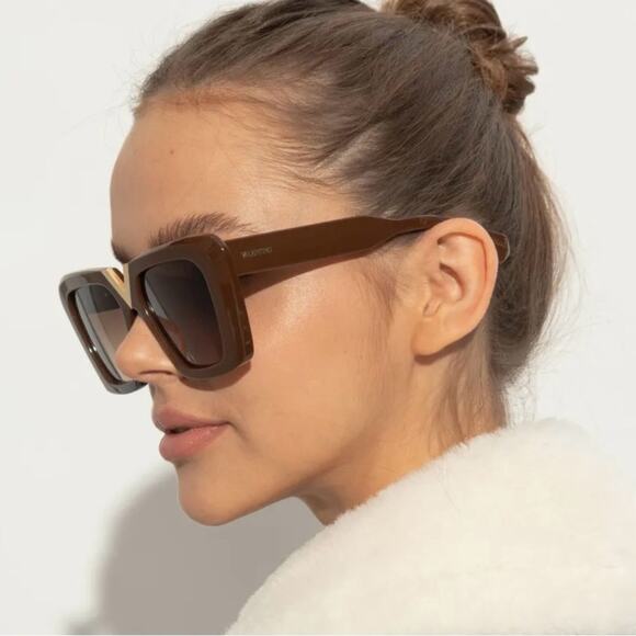 New! Valentino V GOLD || VLS 161B, Elegant Brown Sunglasses, Authentic main image 4